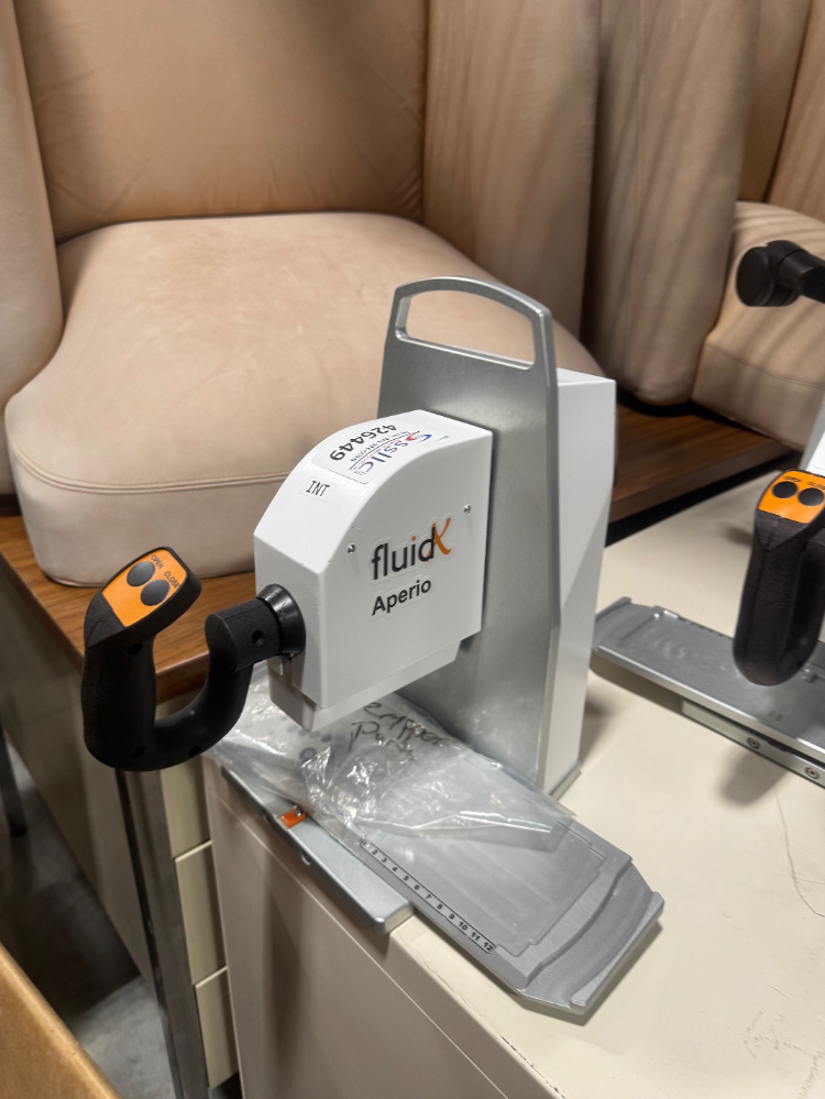 Image of FluidX Aperio Semi-Automatic Capper/Decapper